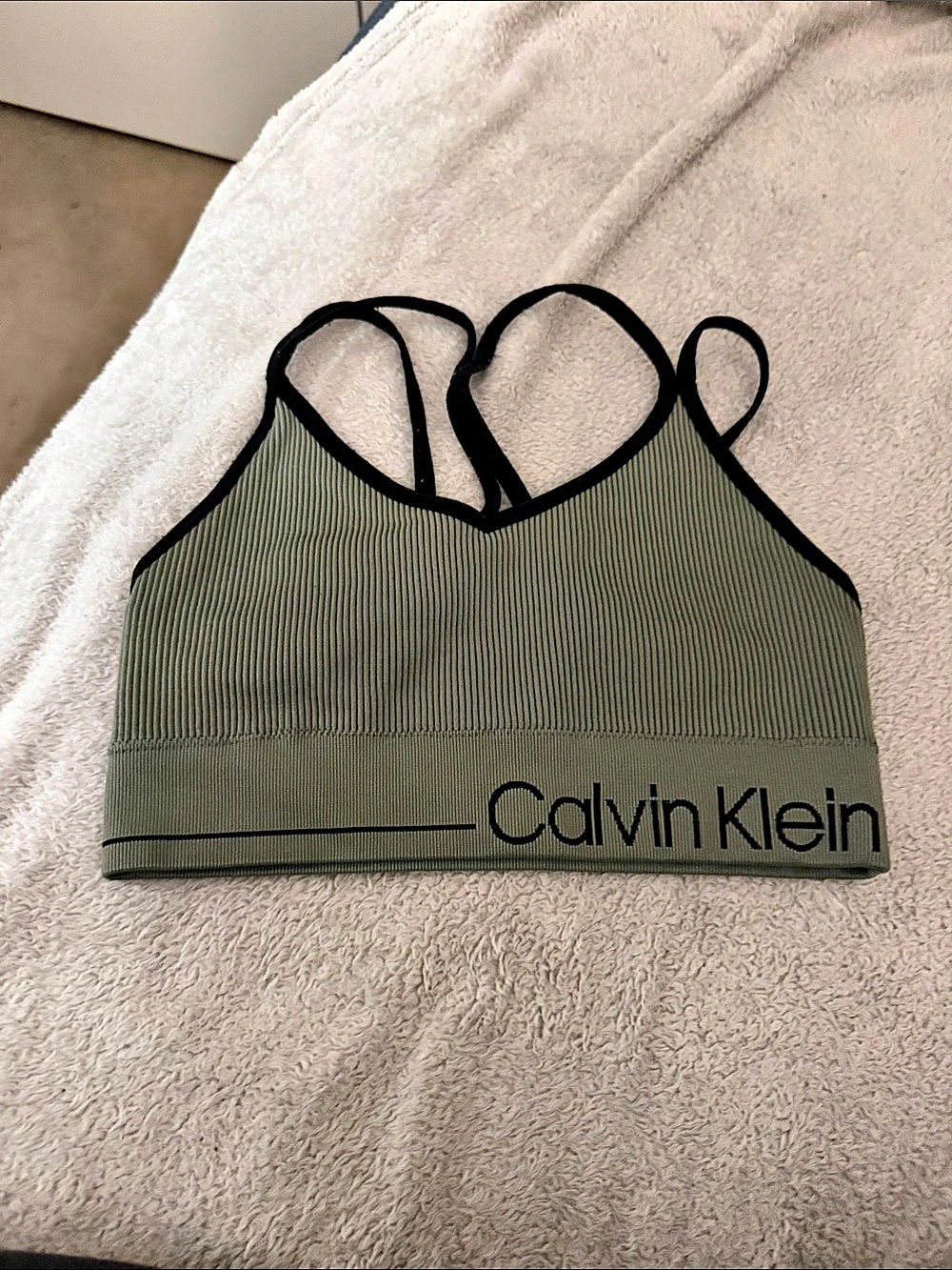 Calvin Klein Performance Ribbed Medium-Impact Sports Bra Green & Black